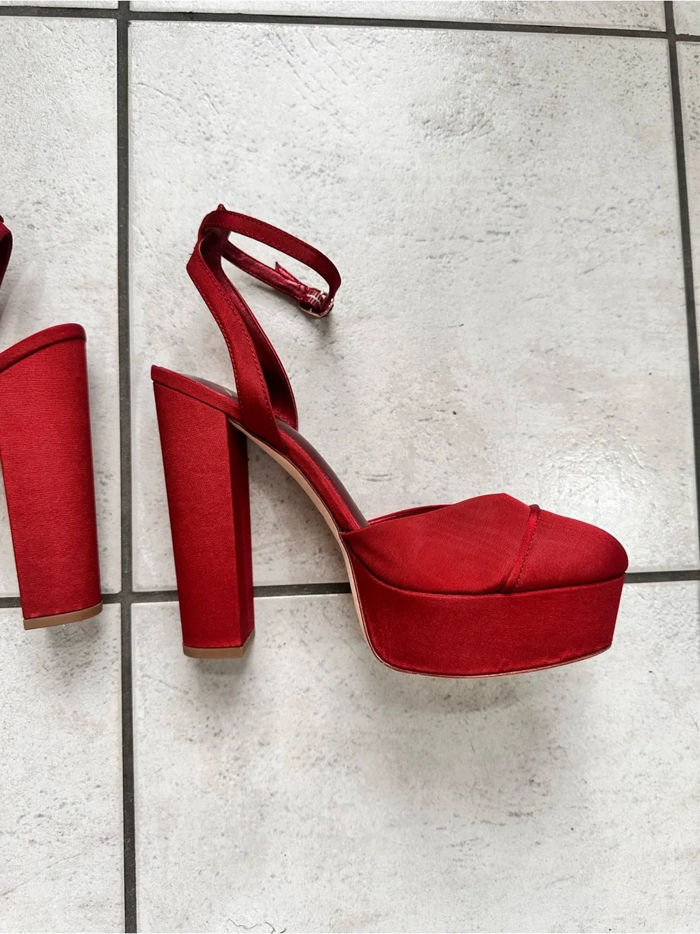 Antonio Melani x The Nat Note Pia pumps Women's Red Ankle-Strap Platform Heels 9